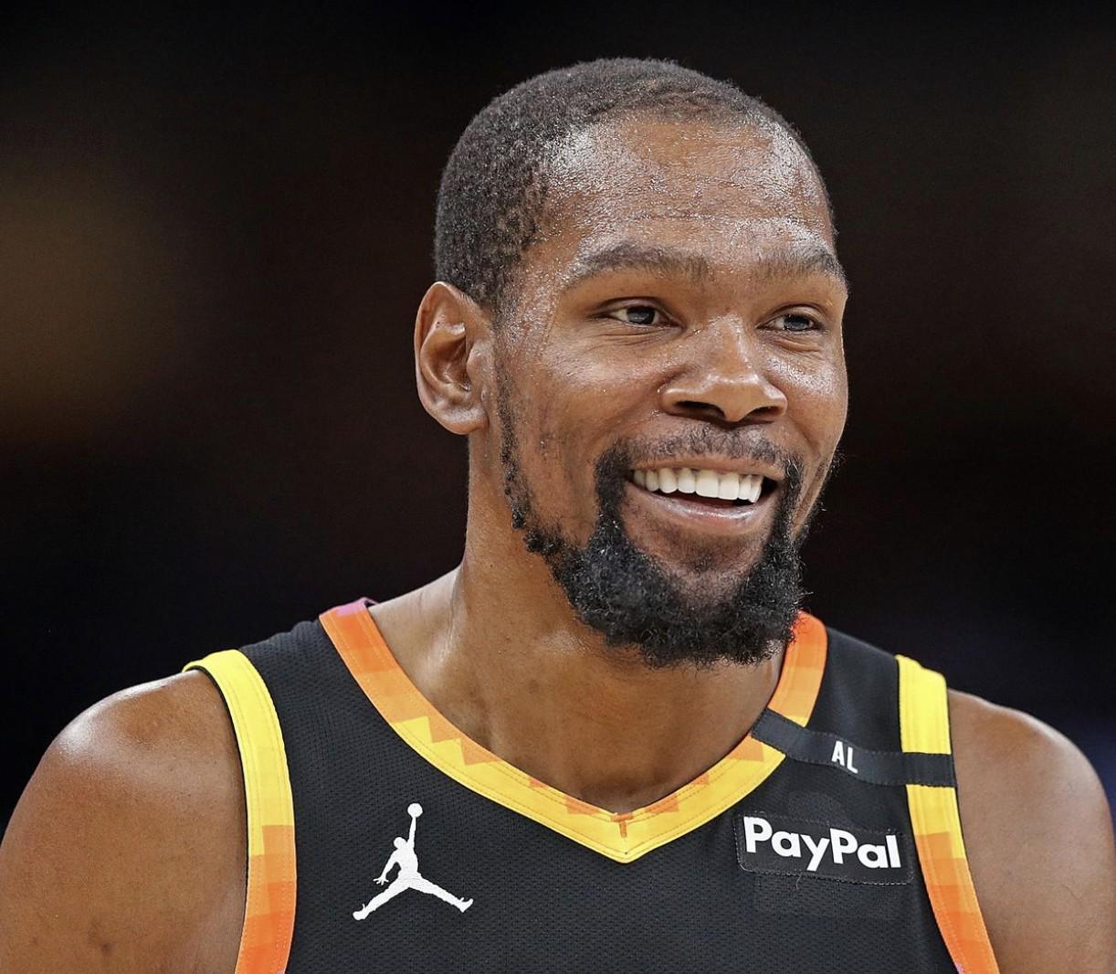 在线下注-美媒：杜兰特秘密支付9岁女童脑瘤手术费，数月后才被医院公开善举